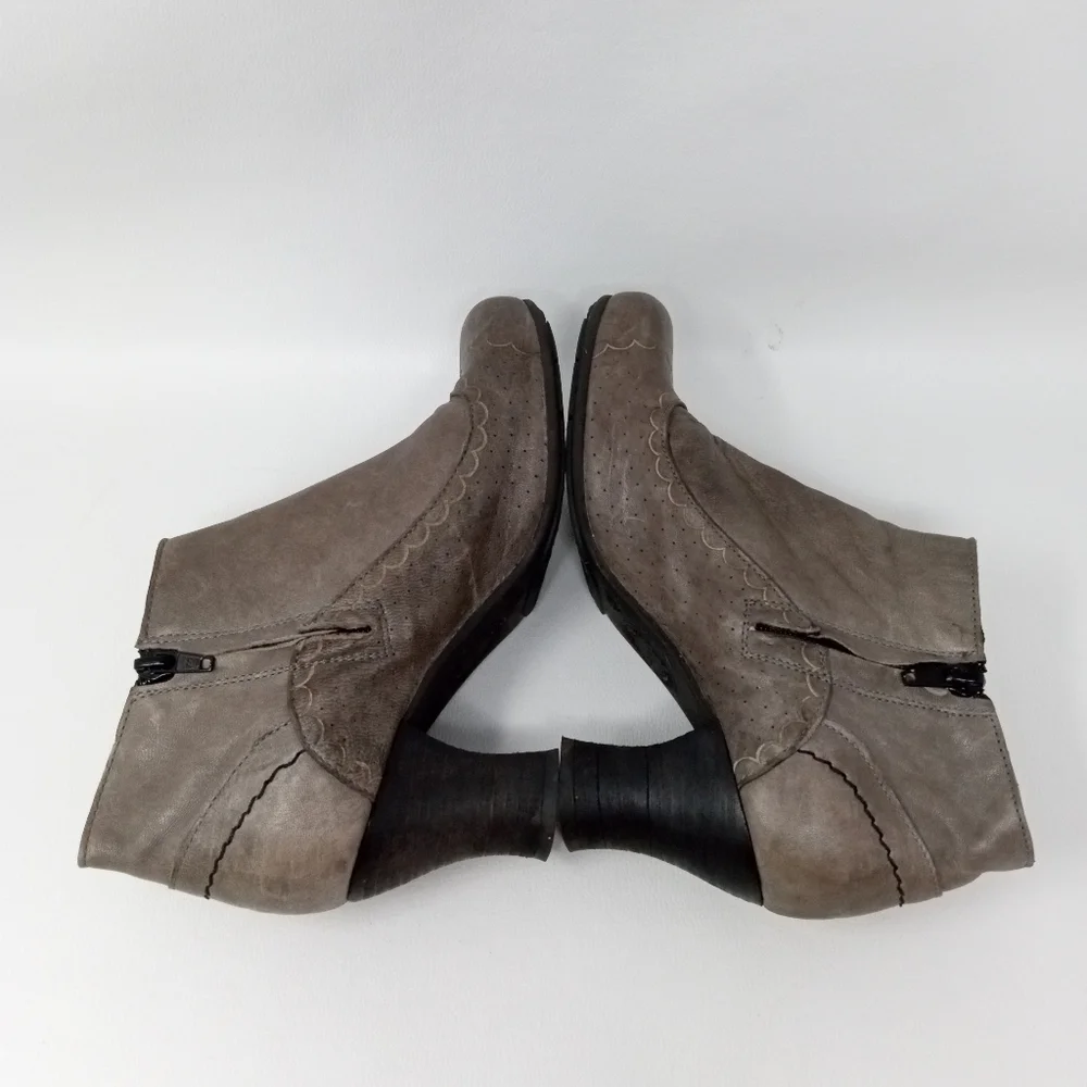 GOLD BUTTON Gray Leather Wingtip detail Heeled Boots, Women's Size EU 37